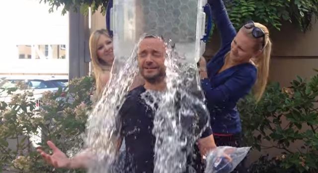 Ice Bucket Challenge: Auch die Schweizer Medienbranche übergiesst sich mit Eiswasser