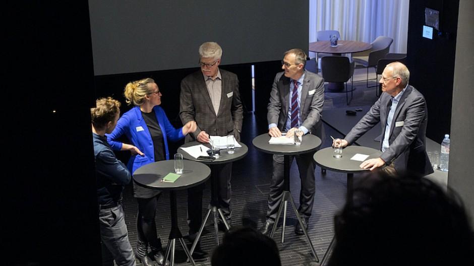 Politik.ch: Schlagabtausch um Politlobbying