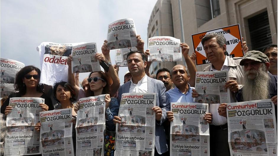 Cumhuriyet: Sieben Journalisten werden freigelassen