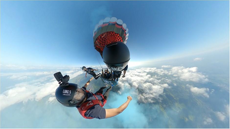 Luke’s Hard Seltzer: Skydiving-Aktion aus Heissluftballon