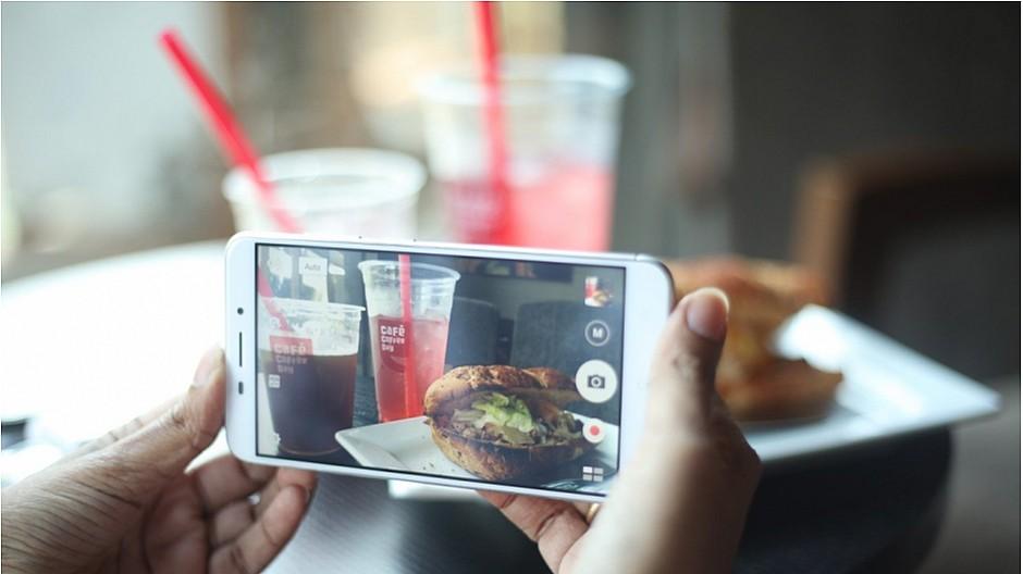 Facebook: Social-Media führt zu mehr Fast-Food-Konsum
