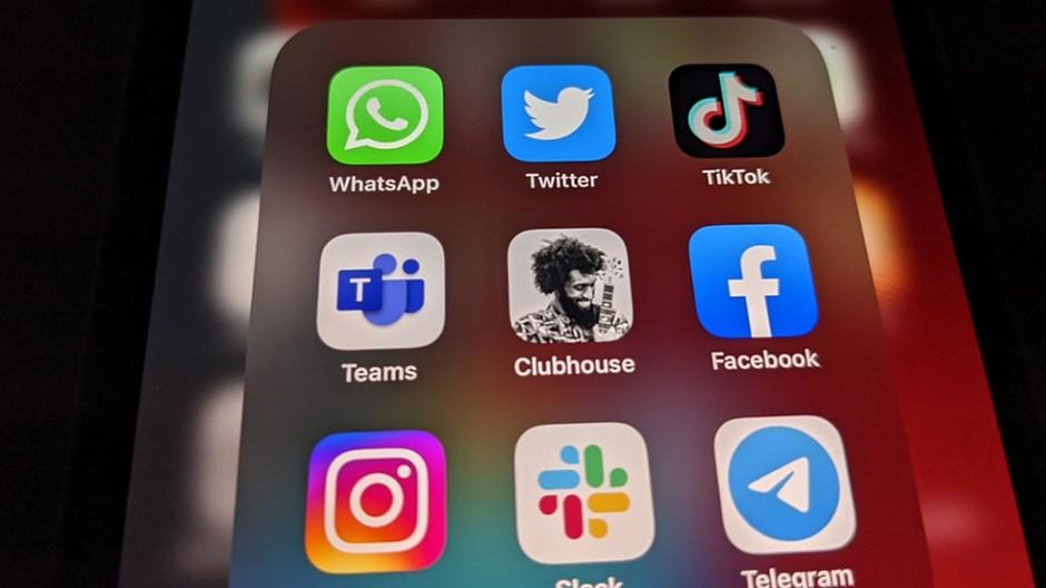 Umfrage: Social-Media-Riesen in Vertrauenskrise