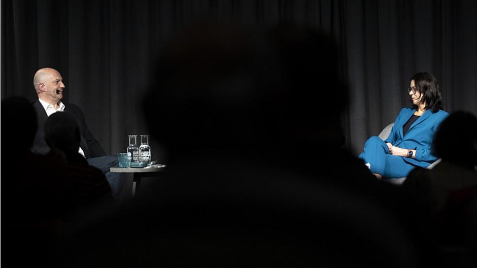 Streitgespräch: SRF-Direktorin trifft auf Medienkritiker