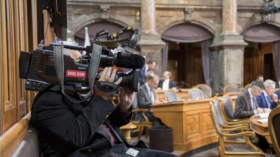Service-Public-Debatte: SRG kündigt Sparmassnahmen an