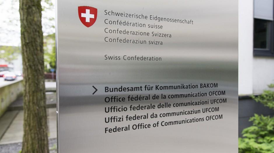 Social Media: Twitter sperrt Bakom-Konten