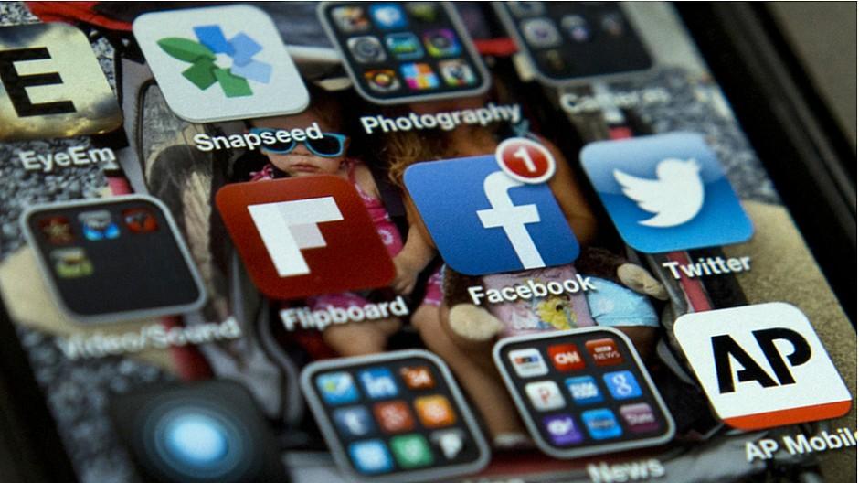 Hass im Internet: Umstrittenes deutsches Gesetz kommt