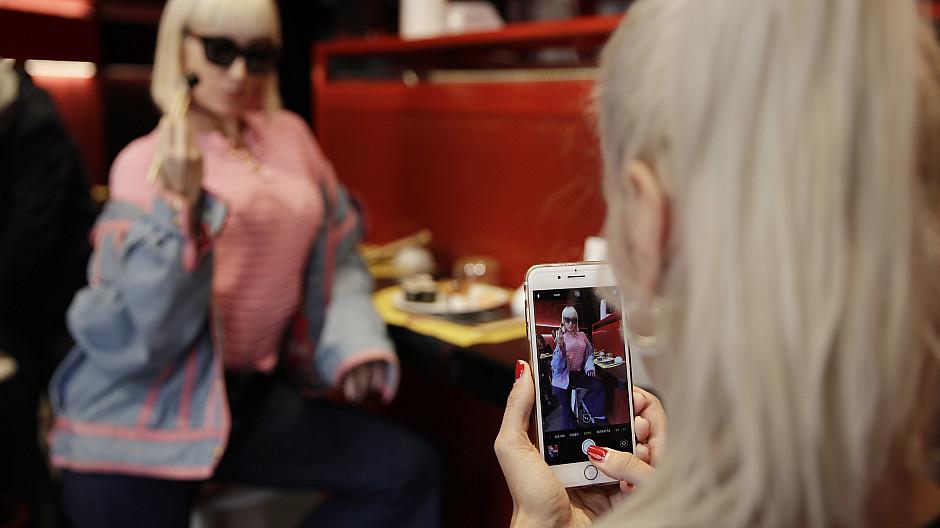 Influencer-Marketing: Versteckte Werbung spielt mit Emotionen