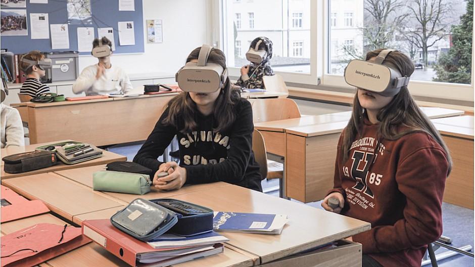 Interpunkt: Virtual Reality im Schulunterricht