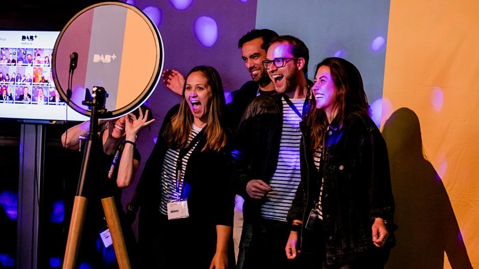 Swiss Radio Day 2018: Von Rätoromanen, Reformen und Running Gags