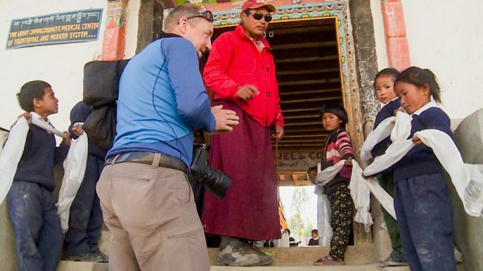 Manuel Bauer: Von SRF nach Nepal begleitet
