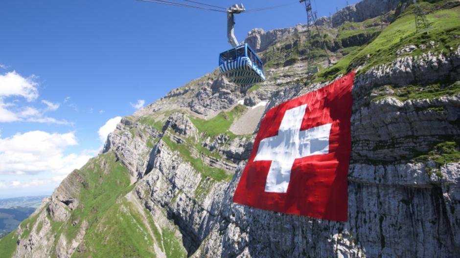 Säntis: Weltweit grösste 1.-Augustfahne