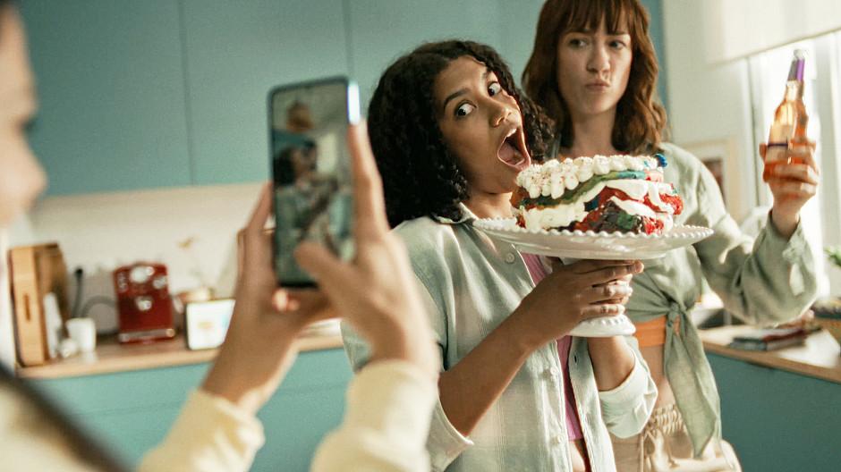 Scholz & Friends: Wenn der nicht perfekte Kuchen perfekt ist