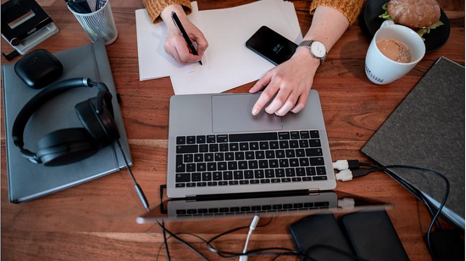Homeoffice-Pflicht: Werbeagenturen setzen Regelungen besser durch
