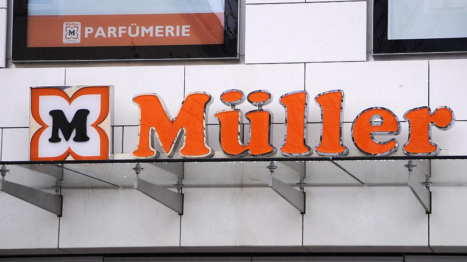 Müller: Werbebildschirme in allen Müller-Drogeriemärkten