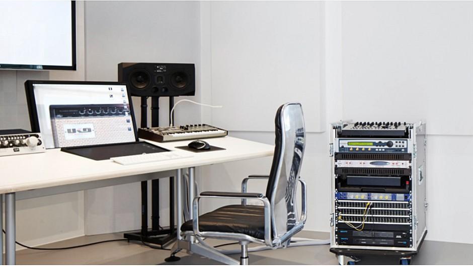 UKO - The Audio Suite: Werbetöne schallen aus der Fabrik