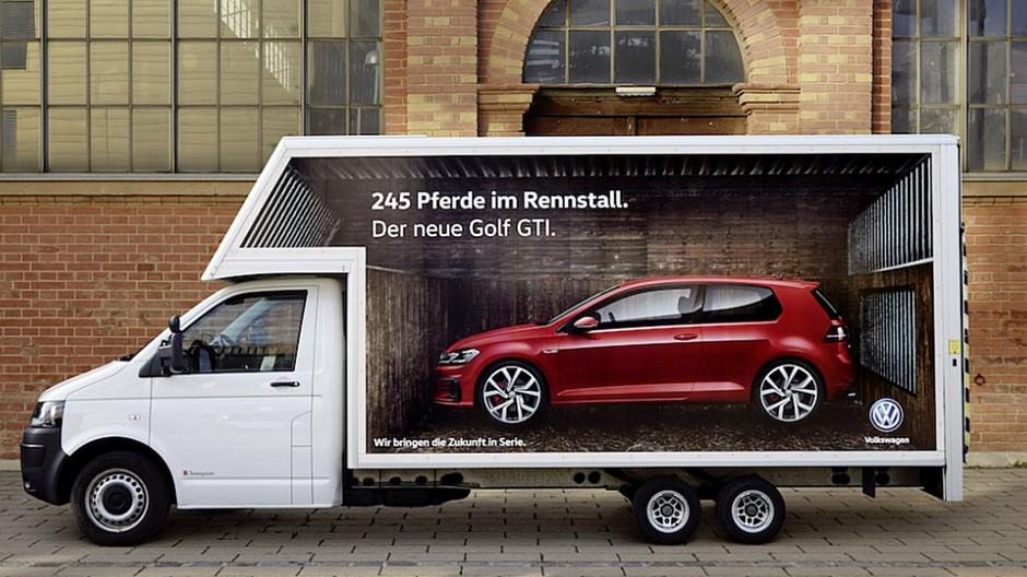 KSP: Wie 245 Pferde in eine Stallbox passen
