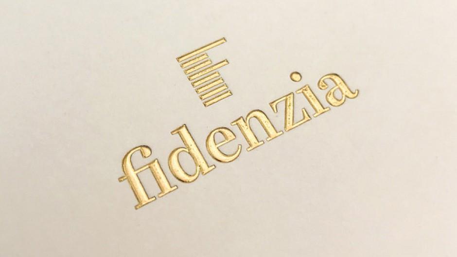 Process Brand Communication: Goldene Balken für Krypto-Investment-Firma