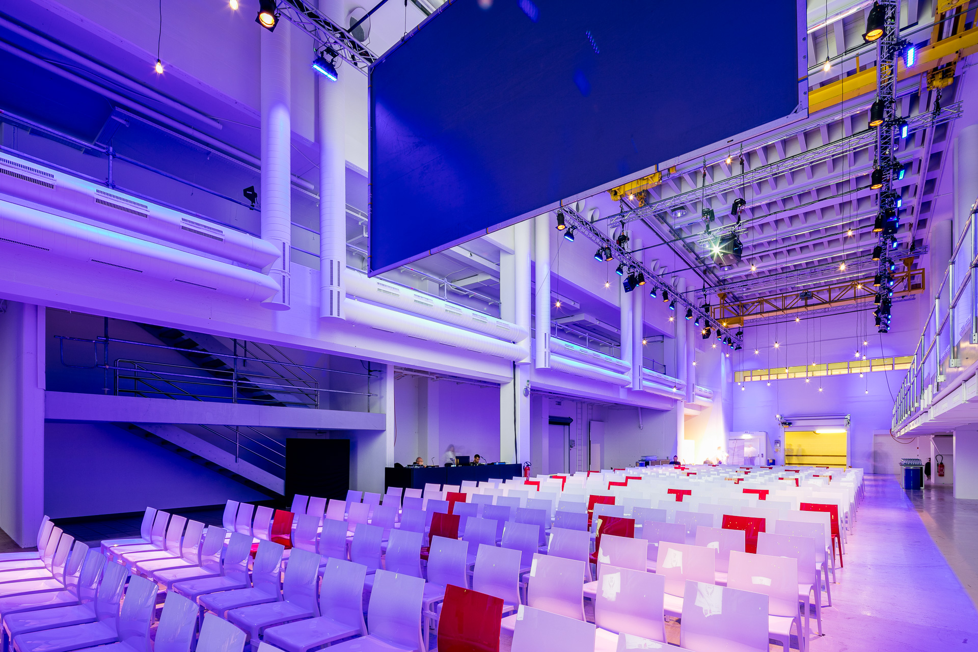 Alte Druckereihalle_Event-Szenario_Theaterbestuhlung