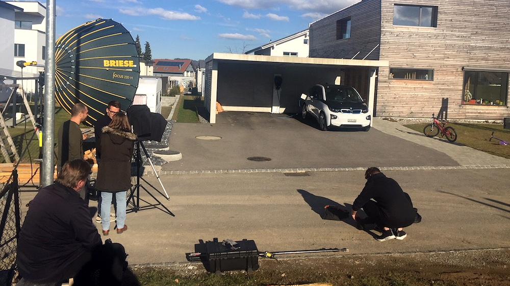 Behind_The_Scene_02