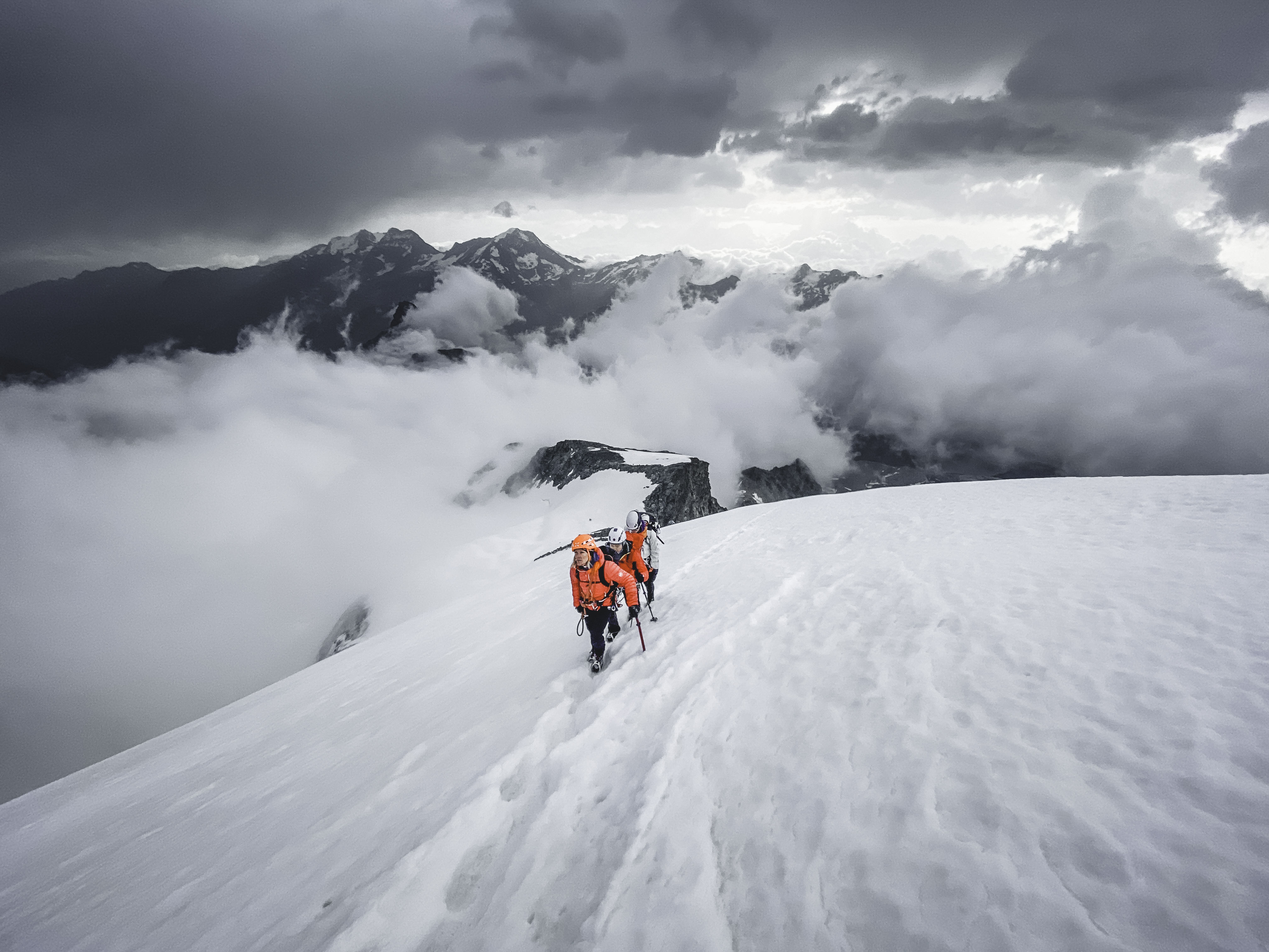 ST_Allalinhorn-100-Women-Peak-Challenge_76662